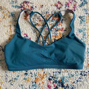 Lululemon Free to Be Bra Size 6